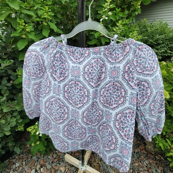 Epic Threads cold shoulder blue pink floral pattern smocked top Medium - Picture 7 of 9